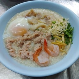 โจ๊กหมู+กุ้ง+ปลา(ไข่กดเพิ่มด้วยครับ)
