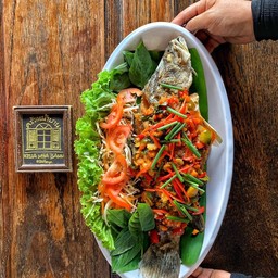 ปลากระพงใหญ่บึ้มทอดร่ดพริกสด