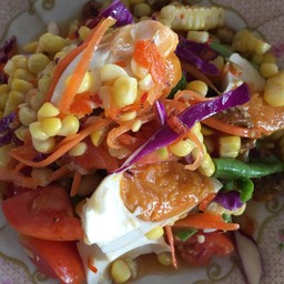ตำข้าวโพดไข่เค็ม