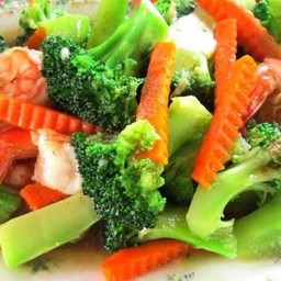 ผัดผักรวมกุ้ง + ข้าว