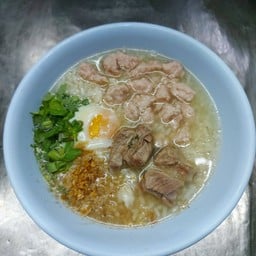 ข้าวต้มรวมหมู (หมูสับ+หมูเปื่อย) ไข่กดเพิ่มด้วยนะครับ