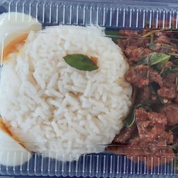ข้าวราดผัดพริกแกงเนื้อ