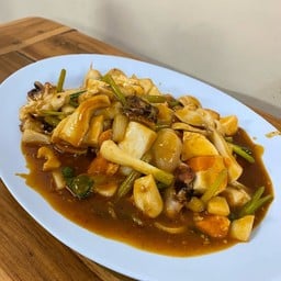 ปลาหมึกผัดไข่เค็ม