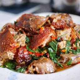 ข้าวผัดพริกแกงเป็ดย่าง