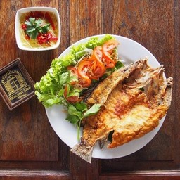 ปลากะพงใหญ่บึ้มทอดราดน้ำปลา