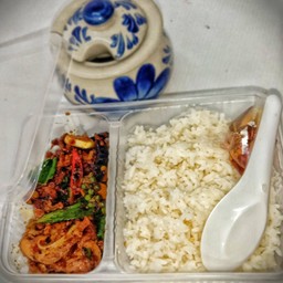 ผัดซาดิสม์ราดข้าว