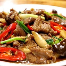 เนื้อผัดน้ำมันหอย + ข้าว