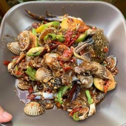 ส้มตำแม่ติ๋วโค้งสนามเป้า ไม่มีสาขาที่ไหนทั้งนั้น