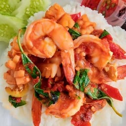 ผัดพริกแกงทะเลราดข้าว