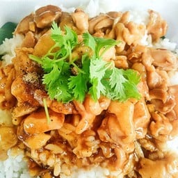 ข้าวหมูทอดกระเทียม