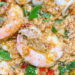 ห่อหมกทะเลผัดแห้ง ราดข้าว