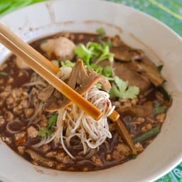 ก๋วยเตี๋ยวโบราณ แม่บุญมา