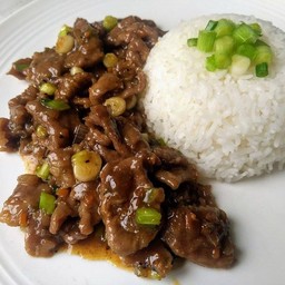 ข้าวเนื้อผัดน้ำมันงา