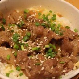 ข้าวไก่ผัดซอสขิงญี่ปุ่น