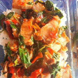 ข้าวกระเพาหมูกรอบ