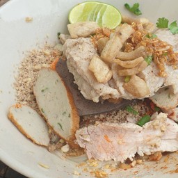 ก๋วยเตี๋ยวหมู โบราณ ริมคลองภาษีเจริญ