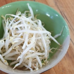 ถั่วงอกลวก