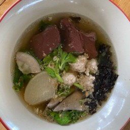 อาหารตามสั่ง ต้มเลือดหมู ก๋วยจั๊บน้ำใส( เจ้ปอง )