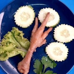 ตีนไก่ ชิ้นละ