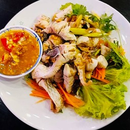 ปลากะพงลวกจิ้ม