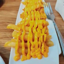 เฟรนฟรายราดชีส