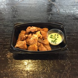 หมูสามชั้นทอดราดซอสกระเทียม