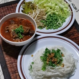 ครัวกินเส้นท้ายบ้าน