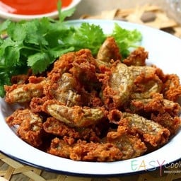 ไส้อ่อนหมูทอดกระเทียมพริกไทย