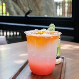 พิ้งค์เลมอนเนดบิทเตอร์