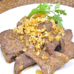 ตับหมูทอดกระเทียมพริกไทย