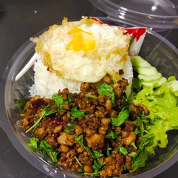 ข้าวราดกะเพราคั่วแห้ง