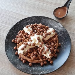 Nutella Chocolate  Waffle (นูนเทล่าช็อคโกแลควาฟเฟิล)