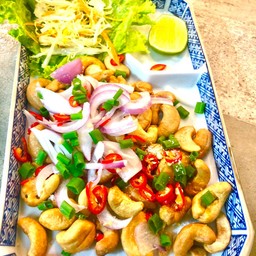 ยำเม็ดมะม่วงหิมพาน