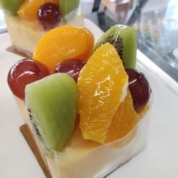 Fresh Fruit Cheese Cake