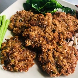 ลาบหมูทอด