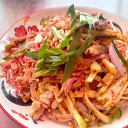 พีทก๋วยเตี๋ยวหมูไก่ตุ๋น