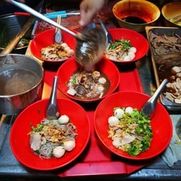 เกาเหลาหมูน้ำตก