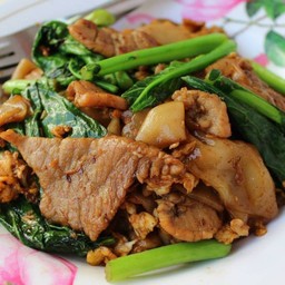 ผัดซิอิ้วหมู