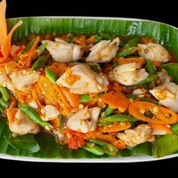 เนื้อปูก้อนใหญ่ผัดพริกเหลือง
