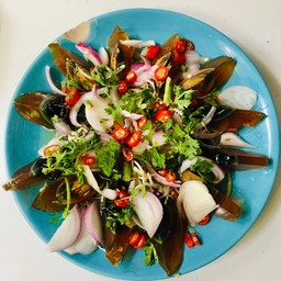 ยำไข่เยี่ยวม้า