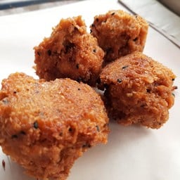 กล้วยทอดคุณยาย หน้าธ.กรุงศรี