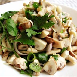 ยำเห็ดรวม