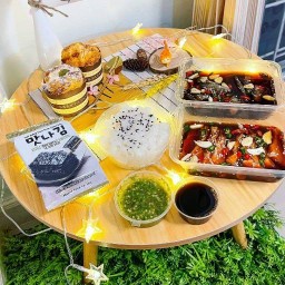 บ้านแซลมอน .