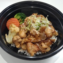 ข้าวหน้าไก่ซอสเทริยากิ