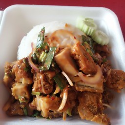 ข้าวยำไก่แซ่บ