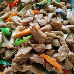 หมูนุ่มผัดพริกสดโหระพา