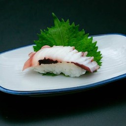 ซูชิหมึกยักษ์ทาโกะ