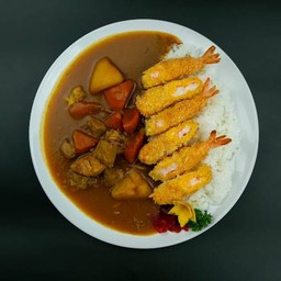 ข้าวราดแกงกระหรี่กุ้งทอด