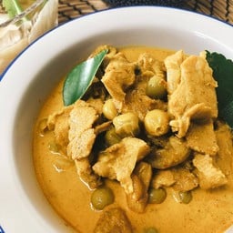 แกงคั่วหมูมะเขือ