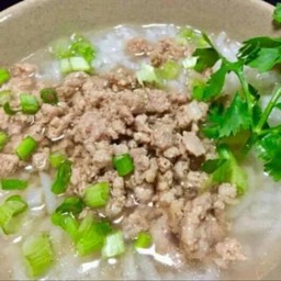 ข้าวต้มหมูสับ